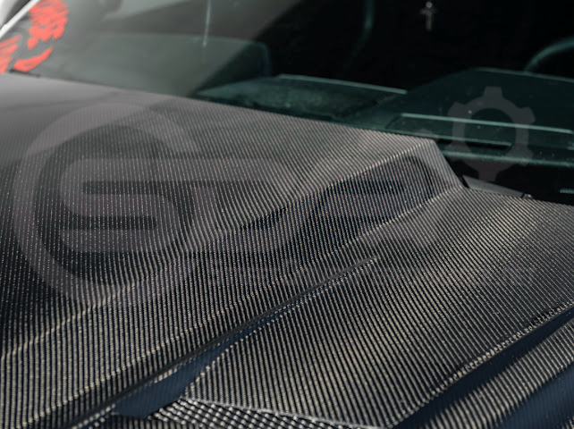 2018-2023 FORD MUSTANG S550 | TERMINATOR STYLE CARBON FIBER FRONT AIR VENTED HOOD